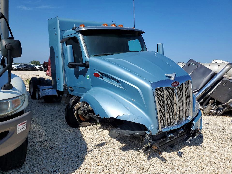 Auction sale of the 2022 Peterbilt 579, vin: 1NPBDH9X8ND818595, lot number: 58684246