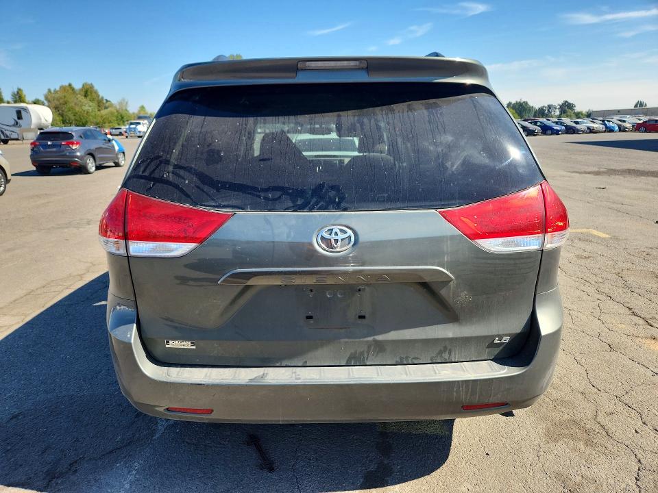 2013 Toyota Sienna მანქანა იყიდება აუქციონზე, vin: 5TDKK3DC4DS299214, აუქციონის ნომერი: 66522816