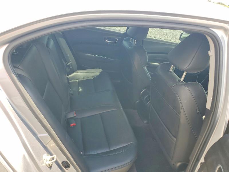 64606526 :رقم المزاد ، 19UUB1F52JA000213 vin ، 2018 Acura Tlx مزاد بيع