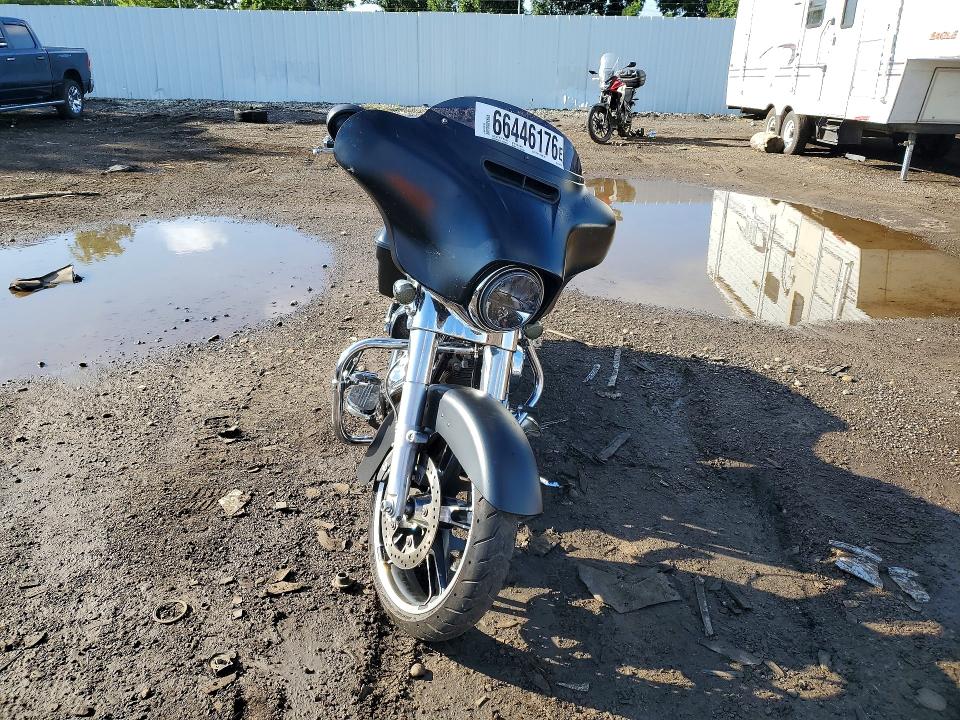 66446176 :رقم المزاد ، 1HD1KBM17EB605852 vin ، 2014 Harley-davidson Flhx مزاد بيع