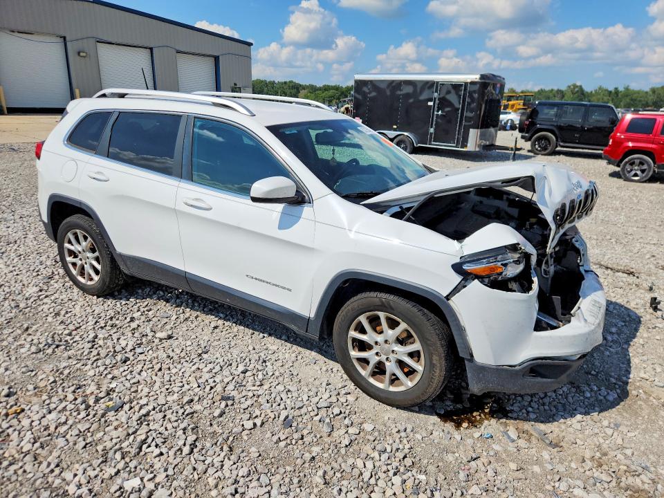 63728846 :رقم المزاد ، 1C4PJLCB7HD232982 vin ، 2017 Jeep Cherokee مزاد بيع