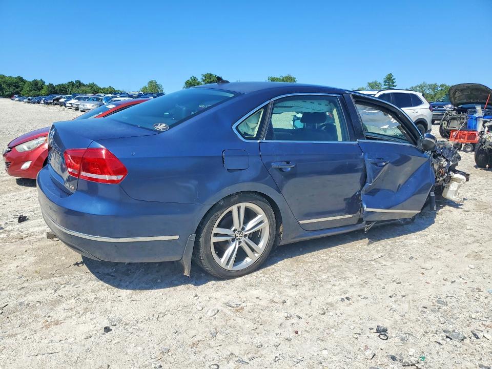 2015 Volkswagen Passat მანქანა იყიდება აუქციონზე, vin: 1VWBT7A37FC075011, აუქციონის ნომერი: 63640646