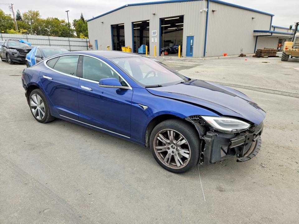 64591166 :رقم المزاد ، 5YJSA1E24MF427288 vin ، 2021 Tesla Model S مزاد بيع