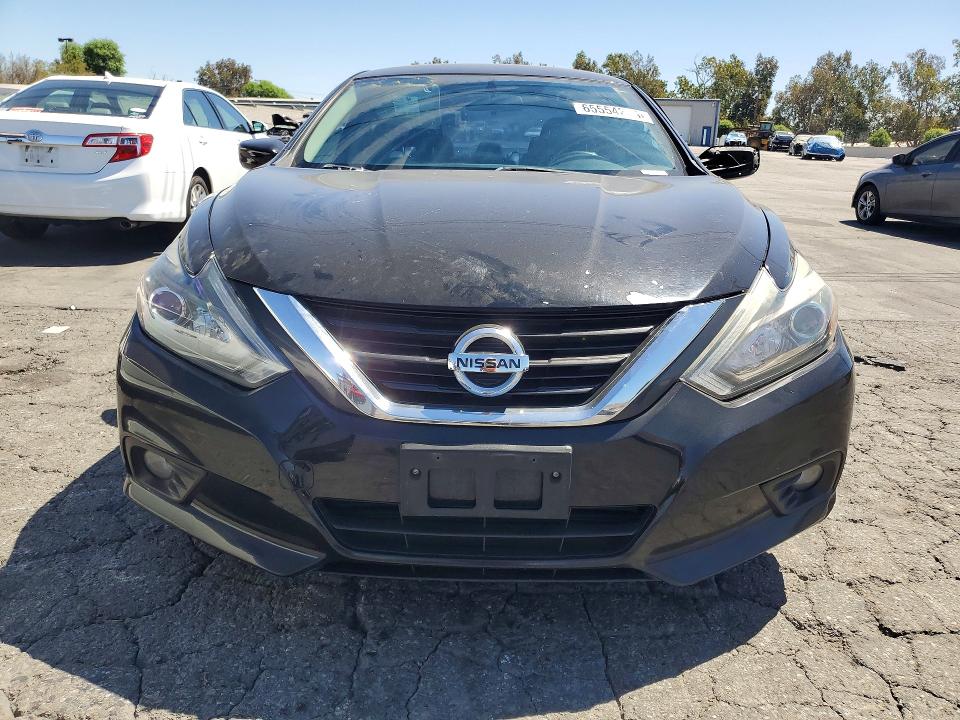 2017 Nissan Altima მანქანა იყიდება აუქციონზე, vin: 1N4AL3APXHC272497, აუქციონის ნომერი: 65554276