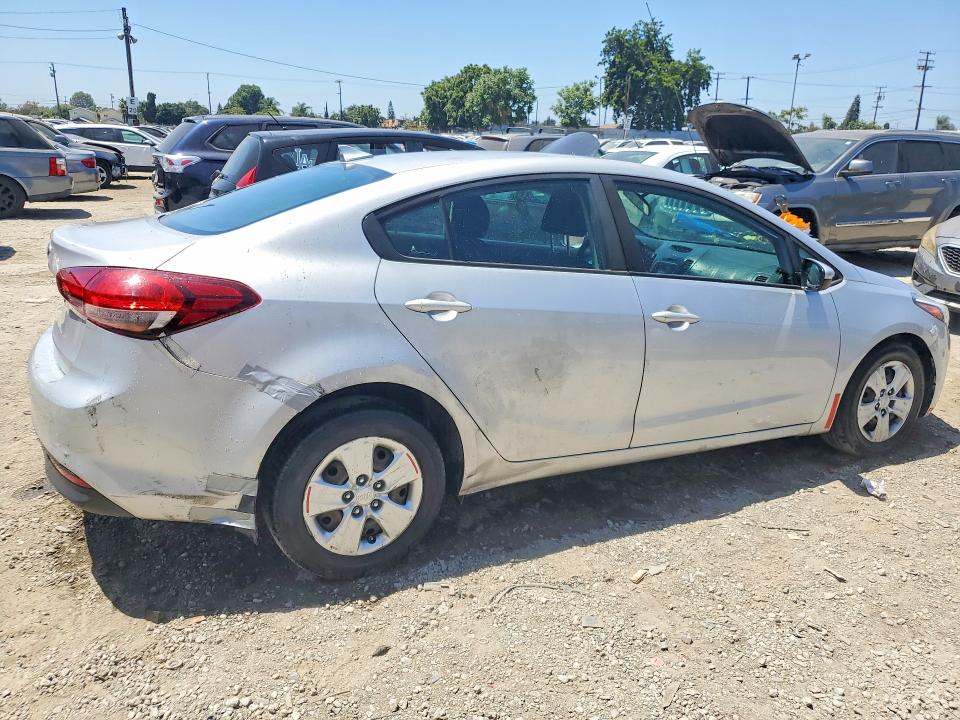 63767136 :رقم المزاد ، 3KPFK4A77JE271671 vin ، 2018 Kia Forte مزاد بيع