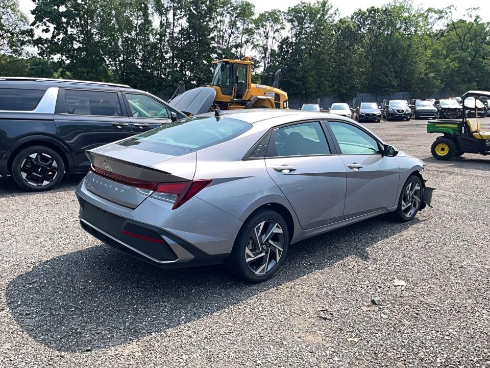 64933316 :رقم المزاد ، KMHLM4DG0SU094579 vin ، 2025 Hyundai Elantra مزاد بيع