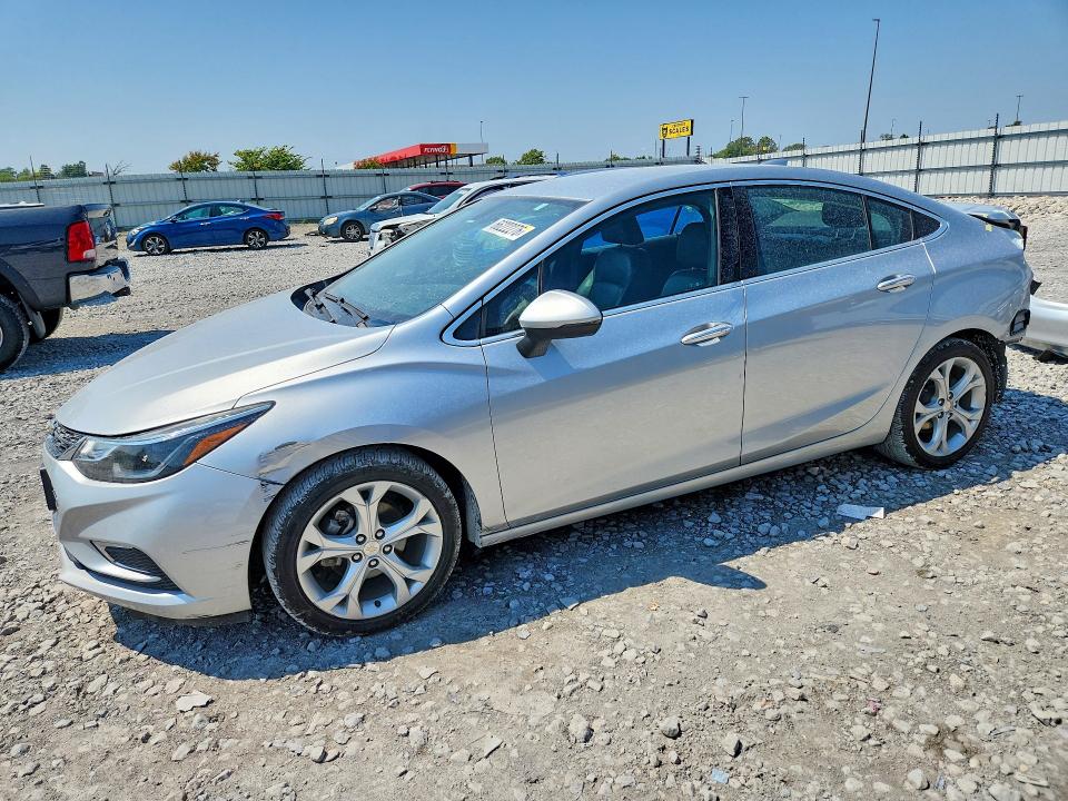 66222276 :رقم المزاد ، 1G1BF5SM0J7177119 vin ، 2018 Chevrolet Cruze مزاد بيع
