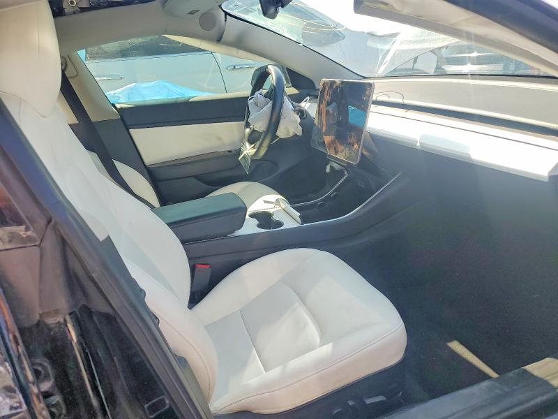 60818486 :رقم المزاد ، 5YJ3E1EA0JF178029 vin ، 2018 Tesla Model 3 مزاد بيع