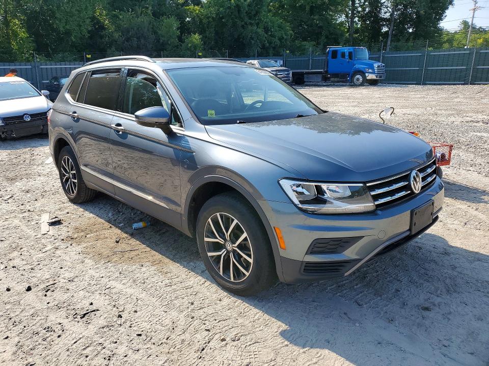 64862806 :رقم المزاد ، 3VV2B7AX8MM135030 vin ، 2021 Volkswagen Tiguan مزاد بيع