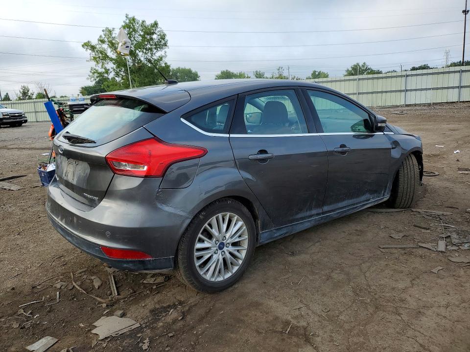 64898696 :رقم المزاد ، 1FADP3N24HL220170 vin ، 2017 Ford Focus مزاد بيع