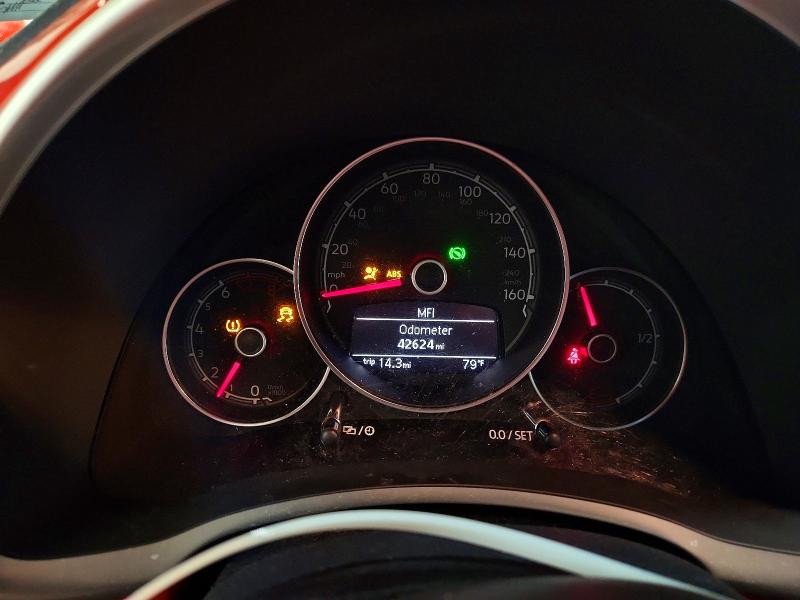 63733106 :رقم المزاد ، 3VW5DAAT5KM501830 vin ، 2019 Volkswagen Beetle مزاد بيع