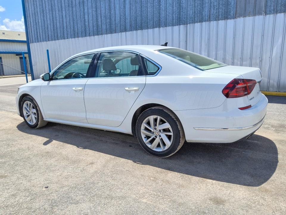 64641586 :رقم المزاد ، 1VWBA7A35JC014948 vin ، 2018 Volkswagen Passat مزاد بيع