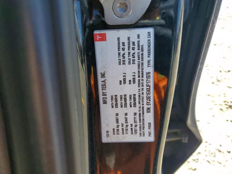 58026386 :رقم المزاد ، 5YJ3E1EAXJF171976 vin ، 2018 Tesla Model 3 مزاد بيع
