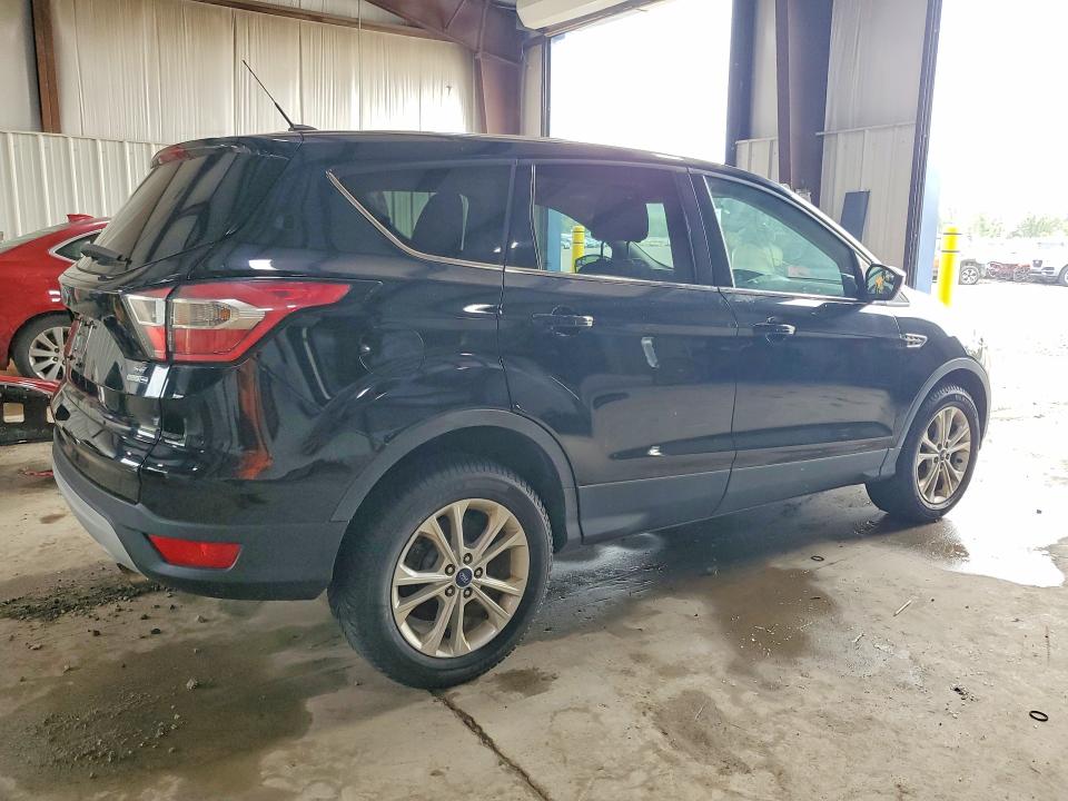 2017 Ford Escape მანქანა იყიდება აუქციონზე, vin: 1FMCU9GD4HUC08624, აუქციონის ნომერი: 63804856