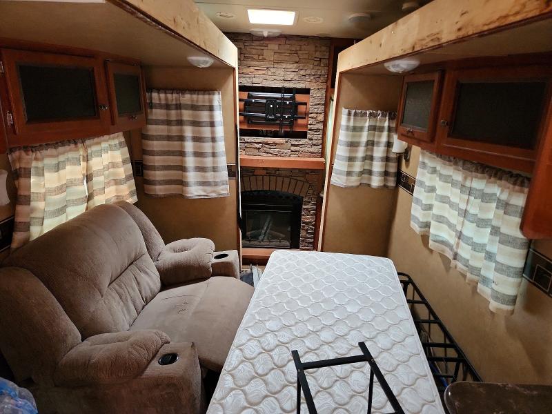 63775156 :رقم المزاد ، 1UJCJ0BT3D1PG0159 vin ، 2013 Jayco Eagle مزاد بيع