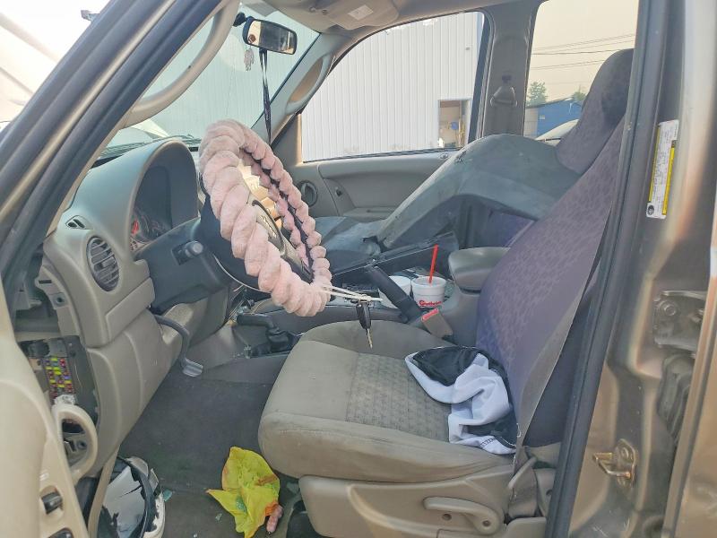 2005 Jeep Liberty მანქანა იყიდება აუქციონზე, vin: 1J4GL48K95W677419, აუქციონის ნომერი: 63764686