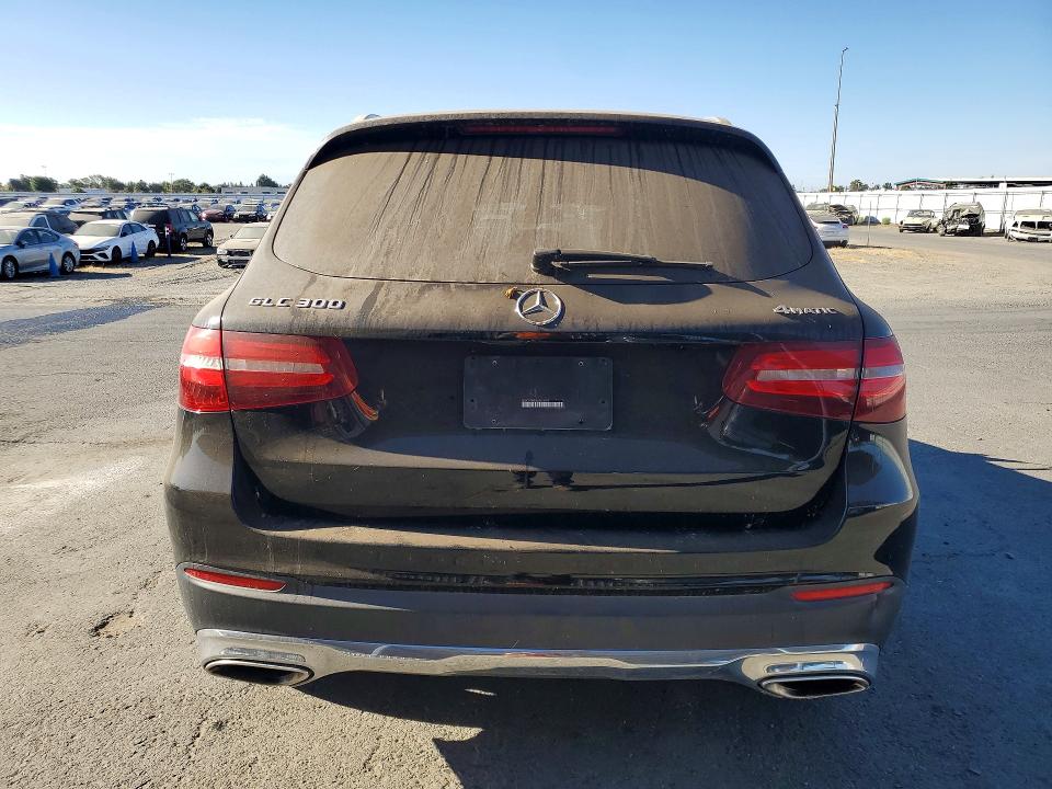 65951706 :رقم المزاد ، WDC0G4KB3JV023353 vin ، 2018 Mercedes-benz Glc مزاد بيع