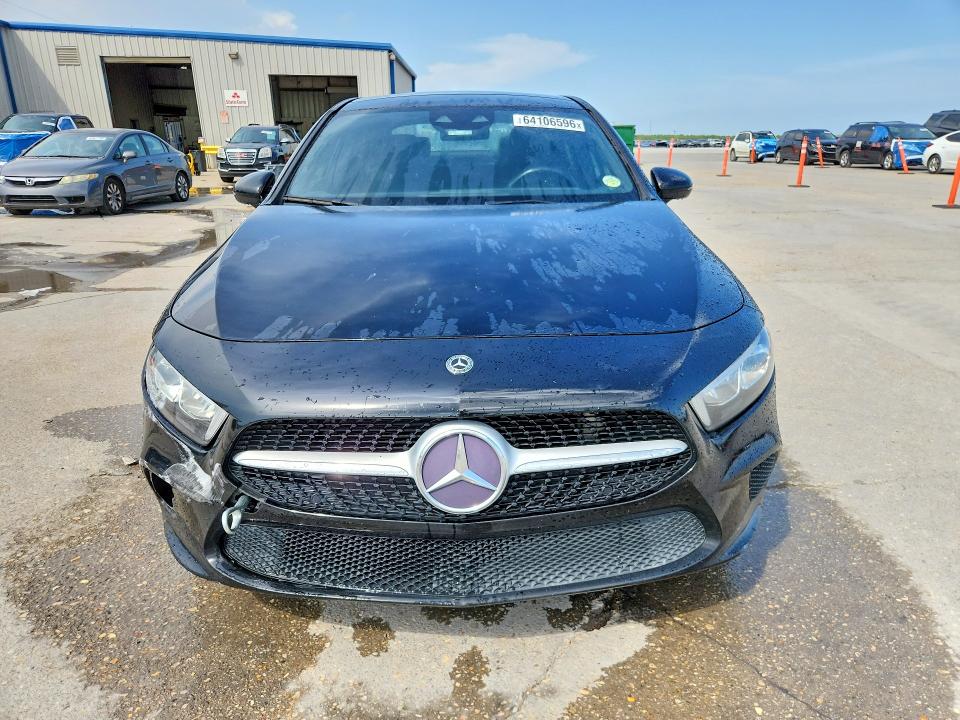 64106596 :رقم المزاد ، WDD3G4EB5KW018879 vin ، 2019 Mercedes-benz A مزاد بيع