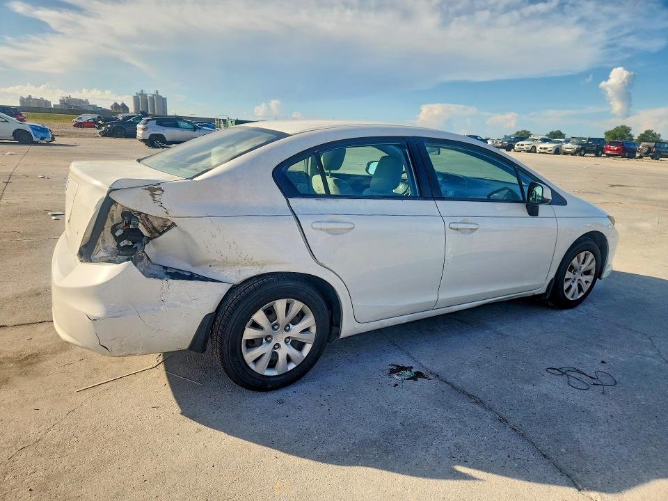 Продажа на аукционе авто 2012 Honda Civic, vin: 2HGFB2F50CH577860, номер лота: 64183846