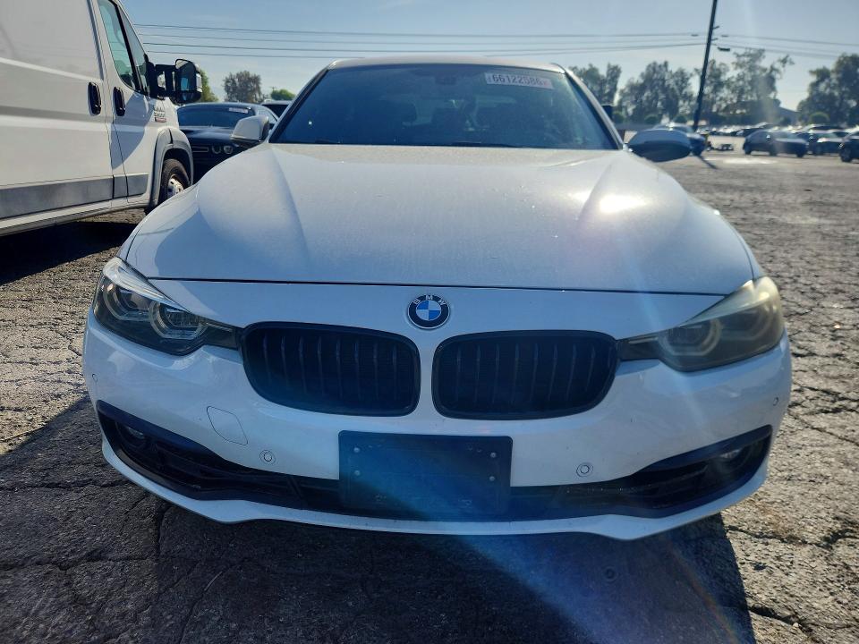 66122586 :رقم المزاد ، WBA8B9G57JNU98184 vin ، 2018 Bmw 330 مزاد بيع