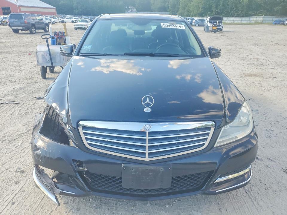 2013 Mercedes-benz C მანქანა იყიდება აუქციონზე, vin: WDDGF8AB4DR266415, აუქციონის ნომერი: 63988876