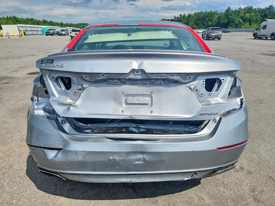 2018 Honda Accord მანქანა იყიდება აუქციონზე, vin: 1HGCV1F30JA061643, აუქციონის ნომერი: 64535586