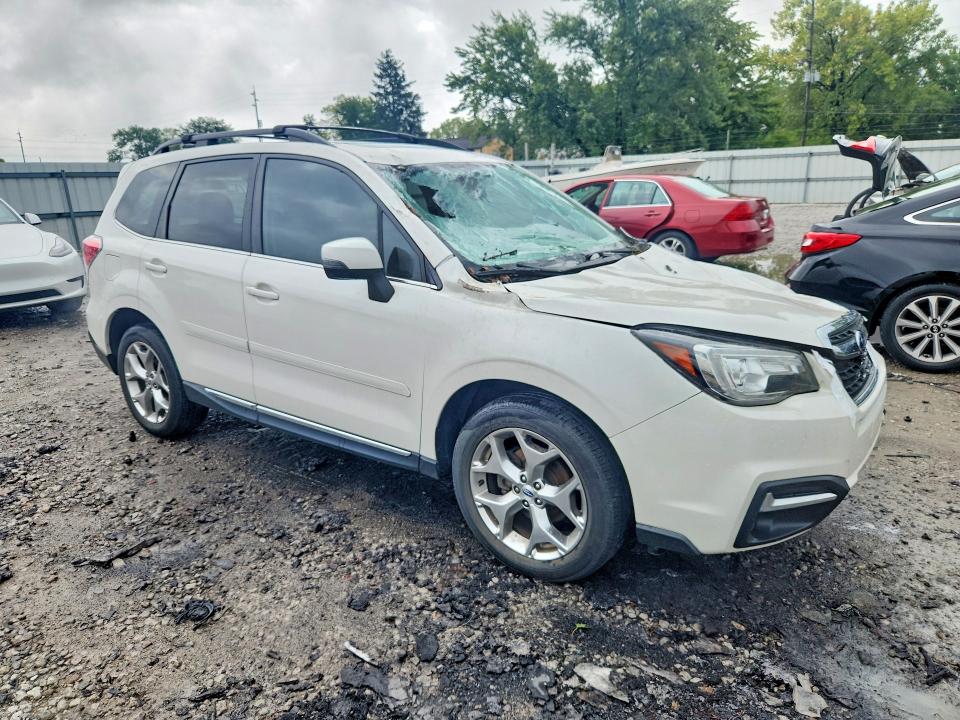 Продаж на аукціоні авто 2018 Subaru Forester, vin: JF2SJAWC5JH568701, номер лоту: 64995516
