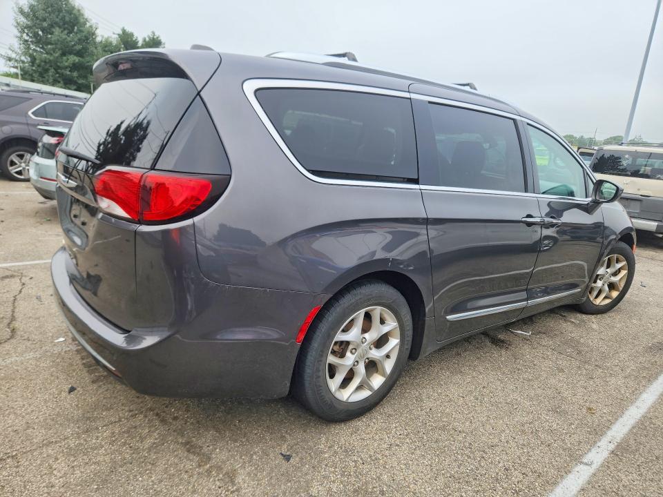 Продажа на аукционе авто 2018 Chrysler Pacifica, vin: 2C4RC1EG4JR271189, номер лота: 63791886
