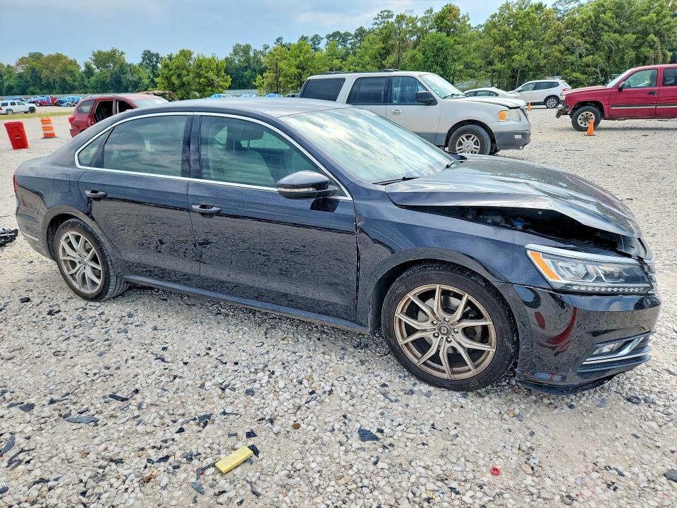 67268406 :رقم المزاد ، 1VWBA7A34JC009434 vin ، 2018 Volkswagen Passat مزاد بيع