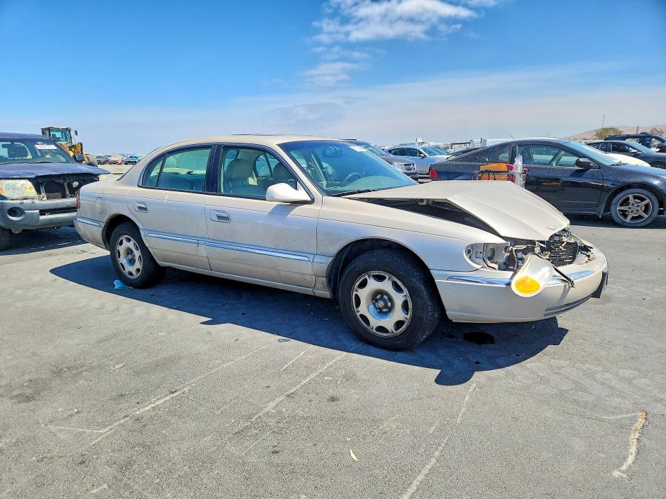 67122606 :رقم المزاد ، 1LNHM97VXXY640768 vin ، 1999 Lincoln Continental مزاد بيع