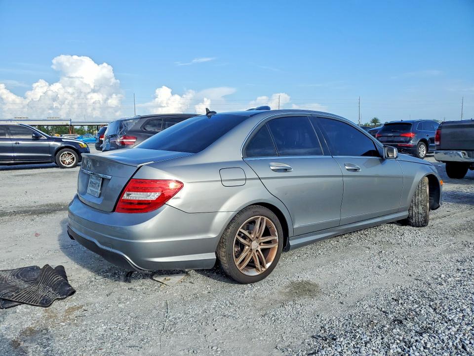 64023986 :رقم المزاد ، WDDGF4HB6EA948954 vin ، 2014 Mercedes-benz C مزاد بيع