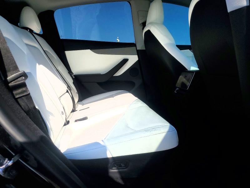 Продаж на аукціоні авто 2026 Tesla Model Y, vin: 7SAYGDEE8TF400648, номер лоту: 63710256