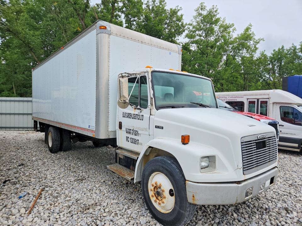 Продажа на аукционе авто 2002 Freightliner Medium Conventional, vin: 1FVABSAK52HK15442, номер лота: 63989686