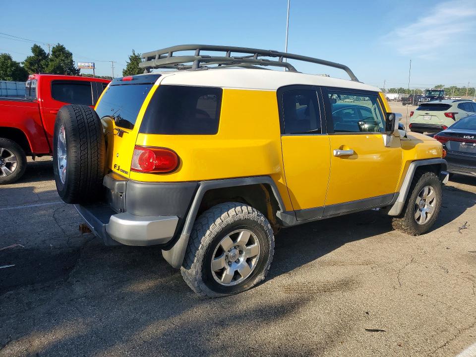 65435996 :رقم المزاد ، JTEBU11F270004126 vin ، 2007 Toyota Fj Cruiser مزاد بيع