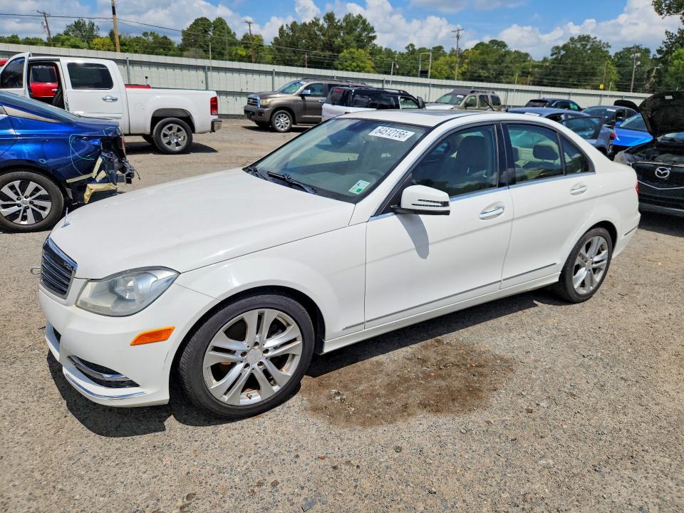 2013 Mercedes-benz C მანქანა იყიდება აუქციონზე, vin: WDDGF4HB7DA771541, აუქციონის ნომერი: 64512156