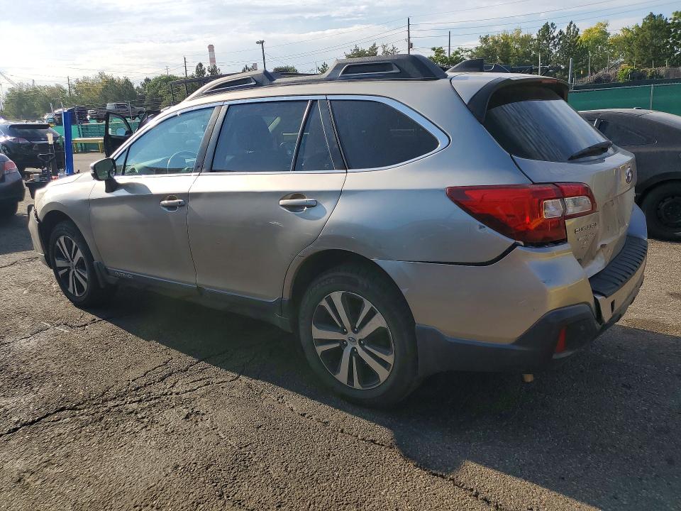 64995526 :رقم المزاد ، 4S4BSENC5J3355406 vin ، 2018 Subaru Outback مزاد بيع