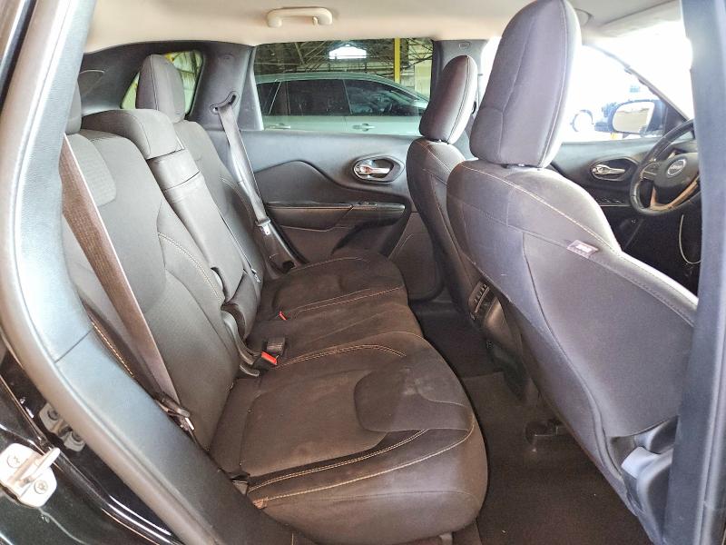 64673726 :رقم المزاد ، 1C4PJLCB5GW234393 vin ، 2016 Jeep Cherokee مزاد بيع