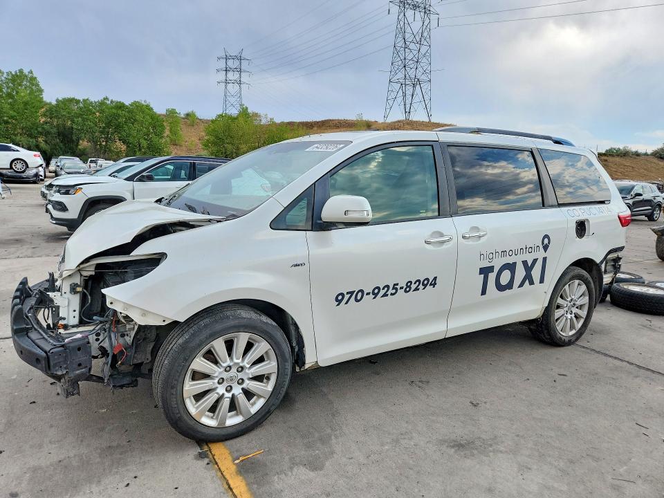 64329226 :رقم المزاد ، 5TDDK3DC7GS136747 vin ، 2016 Toyota Sienna مزاد بيع