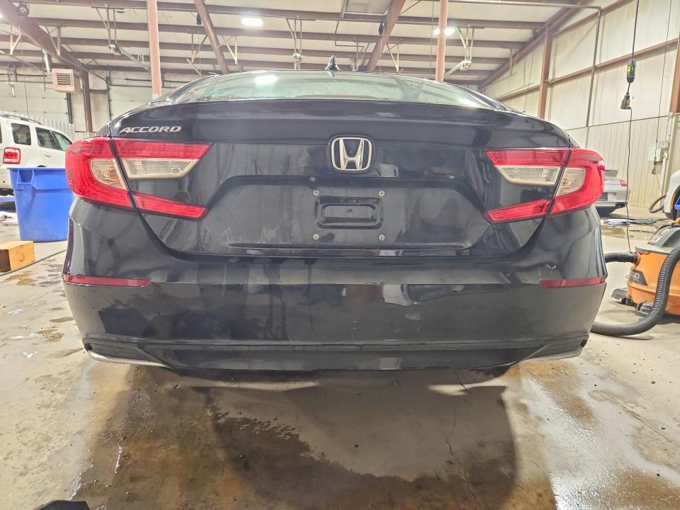 65346276 :رقم المزاد ، 1HGCV1F15JA236659 vin ، 2018 Honda Accord مزاد بيع