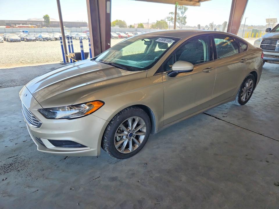 63686106 :رقم المزاد ، 3FA6P0HD0HR275737 vin ، 2017 Ford Fusion مزاد بيع