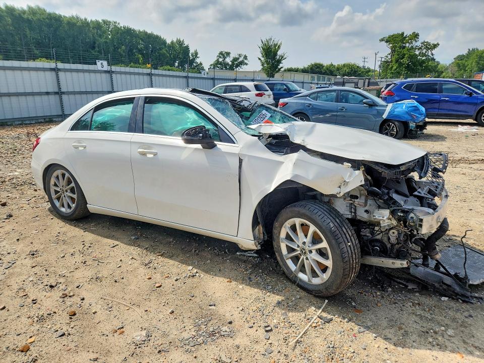 64312926 :رقم المزاد ، W1K3G4FB3LJ211898 vin ، 2020 Mercedes-benz A مزاد بيع