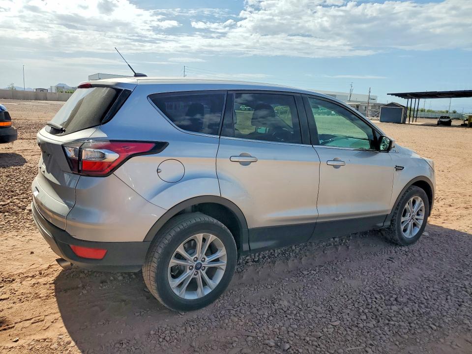 Продажа на аукционе авто 2017 Ford Escape, vin: 1FMCU9GD6HUE49777, номер лота: 63448456