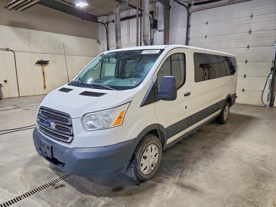 67366616 :رقم المزاد ، 1FBZX2ZM0FKB01609 vin ، 2015 Ford Transit مزاد بيع