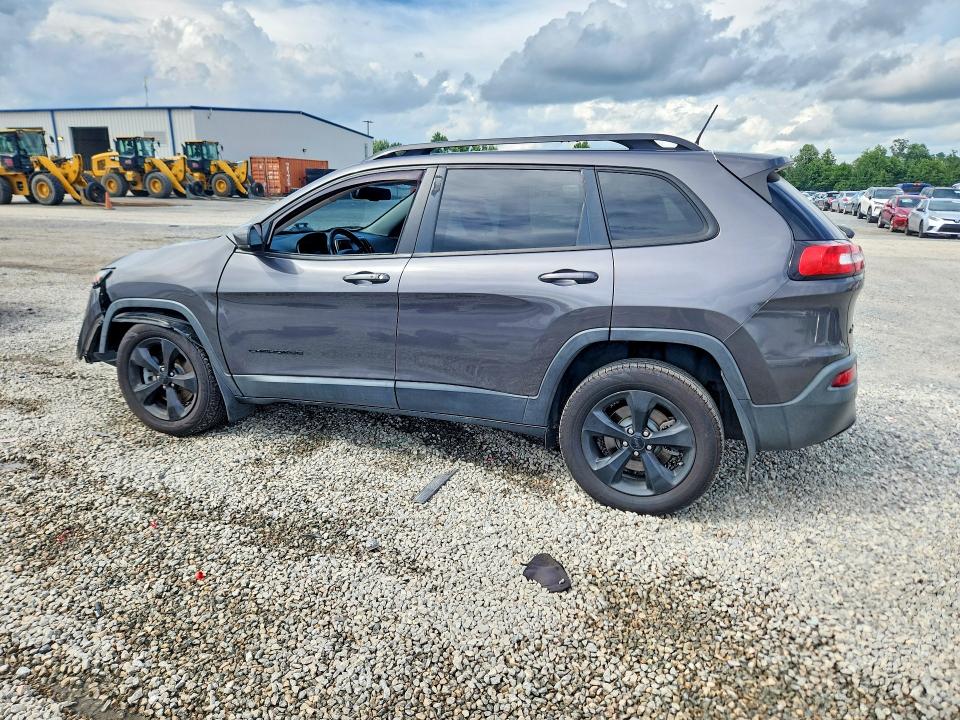 63689396 :رقم المزاد ، 1C4PJMDB5JD599180 vin ، 2018 Jeep Cherokee مزاد بيع