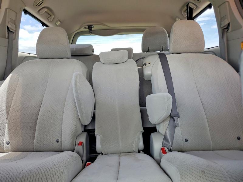 66388756 :رقم المزاد ، 5TDKK3DC1BS151289 vin ، 2011 Toyota Sienna مزاد بيع