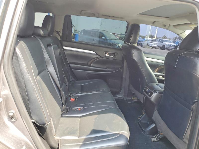 2019 Toyota Highlander მანქანა იყიდება აუქციონზე, vin: 5TDJZRFH1KS713176, აუქციონის ნომერი: 64258506