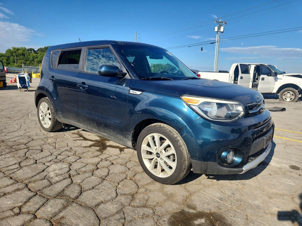 2017 Kia Soul მანქანა იყიდება აუქციონზე, vin: KNDJP3A51H7498725, აუქციონის ნომერი: 66387336