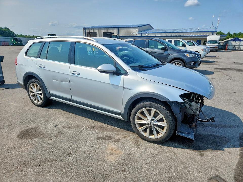 Продажа на аукционе авто 2017 Volkswagen Golf Alltrack, vin: 3VWH17AU8HM529499, номер лота: 63707536