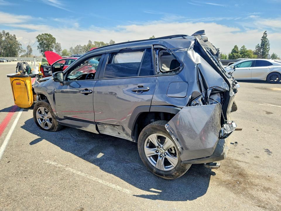Продажа на аукционе авто 2022 Toyota Rav4, vin: 2T3W1RFV4NC178898, номер лота: 65926296