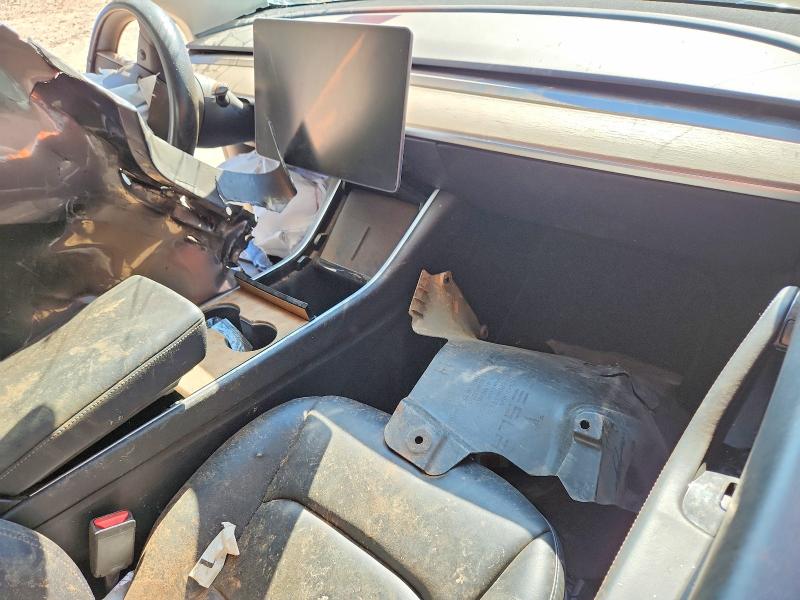 66421966 :رقم المزاد ، 5YJYGDEEXMF070512 vin ، 2021 Tesla Model Y مزاد بيع